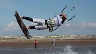 Looping-ul sau rotirile in aer cu kitesurful