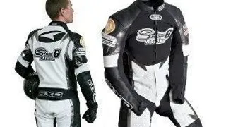 Cum cureti echipamentul moto?