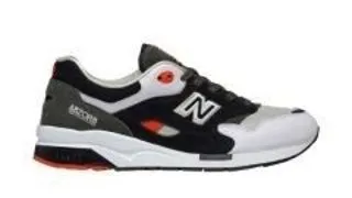 Adidasii New Balance de barbati - buni pentru drumetii