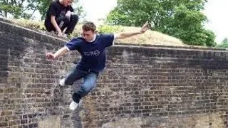 Parkour  -  executia unui `wall run`