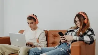 Ce produse si gadgeturi smart cumpara cel mai des tinerii din Romania
